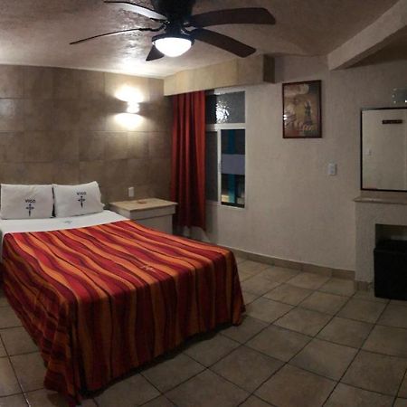Hotel Vigo Гуадалахара Екстериор снимка