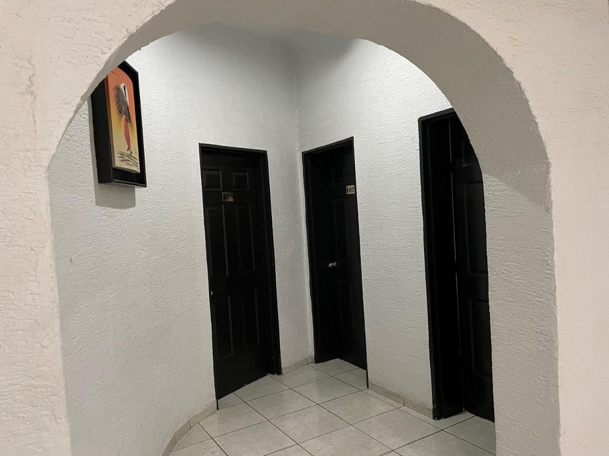 Hotel Vigo Гуадалахара Екстериор снимка